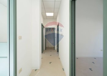 Hall / corridoio - Shop Via San Francesco
 
89E, Jesi - photo 11