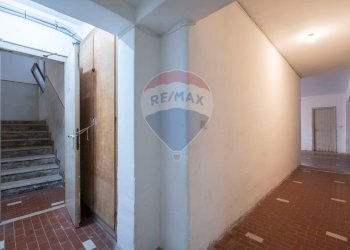 Hall / corridoio - Shop Via San Francesco
 
89E, Jesi - photo 28