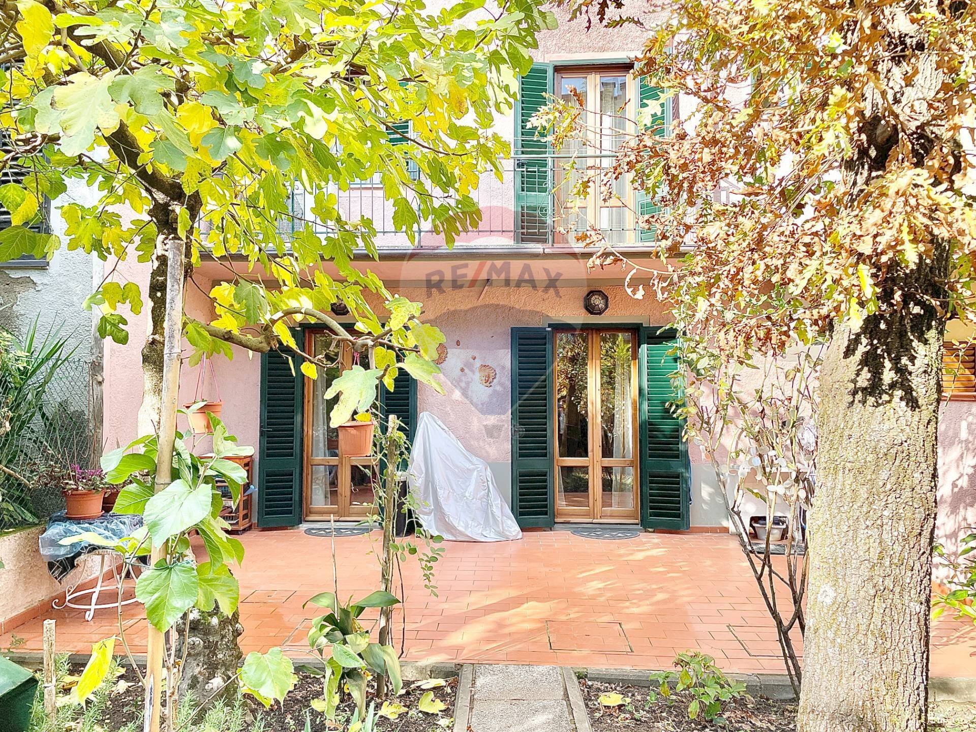 Facciata - Four-room apartment Piazza Camillo Benso Cavour
6, Barberino di Mugello - photo 2