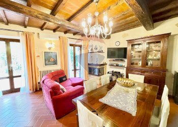 Soggiorno - Quadrilocale Piazza Camillo Benso Cavour
 
6, Barberino di Mugello - foto 1