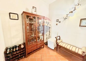 Ingresso - Quadrilocale Piazza Camillo Benso Cavour
 
6, Barberino di Mugello - foto 4