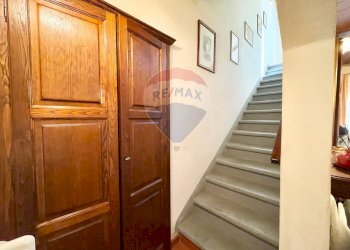 Scale primo piano - Quadrilocale Piazza Camillo Benso Cavour
 
6, Barberino di Mugello - foto 13