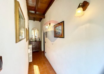 corridoio - Quadrilocale Piazza Camillo Benso Cavour
 
6, Barberino di Mugello - foto 18