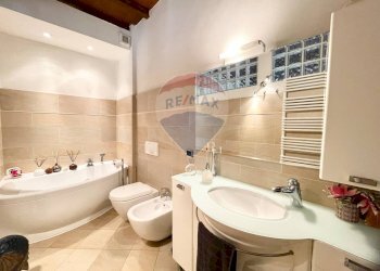 Bagno - Quadrilocale Piazza Camillo Benso Cavour
 
6, Barberino di Mugello - foto 19