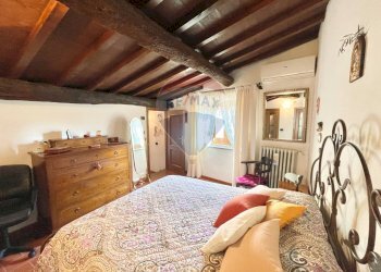 Camera matrimoniale - Quadrilocale Piazza Camillo Benso Cavour
 
6, Barberino di Mugello - foto 27