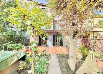 Esterno - Quadrilocale Piazza Camillo Benso Cavour
 
6, Barberino di Mugello - foto 30