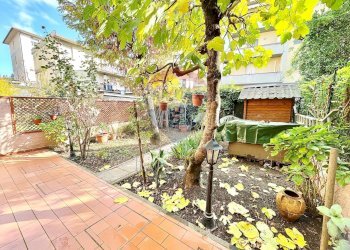 Giardino - Quadrilocale Piazza Camillo Benso Cavour
 
6, Barberino di Mugello - foto 31