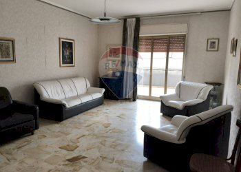 Soggiorno - Appartamento via Bachelet
 
7, Adrano - foto 10