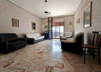 Soggiorno - Appartamento via Bachelet
 
7, Adrano - foto 11