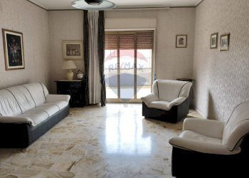 Soggiorno - Appartamento via Bachelet
 
7, Adrano - foto 12