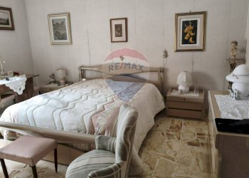 Camera / camera da letto - Appartamento via Bachelet
 
7, Adrano - foto 25