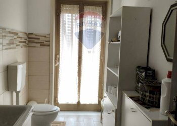 Bagno - Appartamento via Bachelet
 
7, Adrano - foto 33