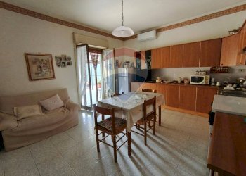 Sala da pranzo - Appartamento via Bachelet
 
7, Adrano - foto 39