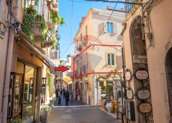 Edificio all\'aperto - Quadrilocale Corso Umberto
 
198, Taormina - foto 2