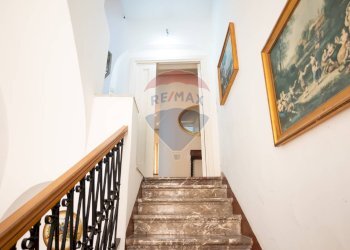 Scale - Quadrilocale Corso Umberto
 
198, Taormina - foto 3