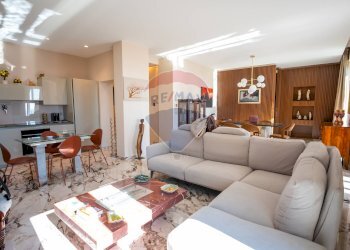 Sala da pranzo - Quadrilocale Corso Umberto
 
198, Taormina - foto 4