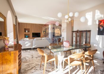 Sala da pranzo - Quadrilocale Corso Umberto
 
198, Taormina - foto 21