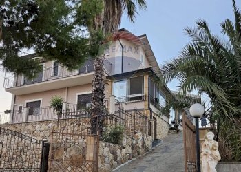 Casa all\'aperto - Rustico contrada grotta nera
 
snc, Gagliano Castelferrato - foto 2