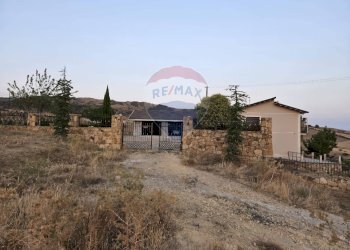 Casa all\'aperto - Rustico contrada grotta nera
 
snc, Gagliano Castelferrato - foto 4