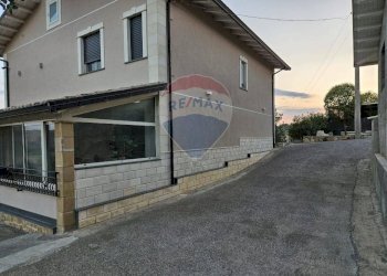 Casa all\'aperto - Rustico contrada grotta nera
 
snc, Gagliano Castelferrato - foto 5