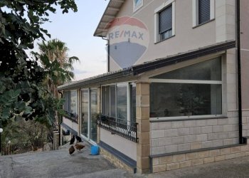 Casa all\'aperto - Rustico contrada grotta nera
 
snc, Gagliano Castelferrato - foto 8