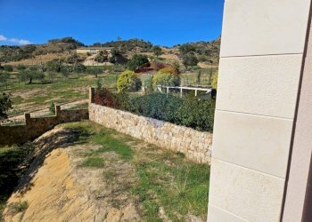 Vista delle montagne - Rustico contrada grotta nera
 
snc, Gagliano Castelferrato - foto 23