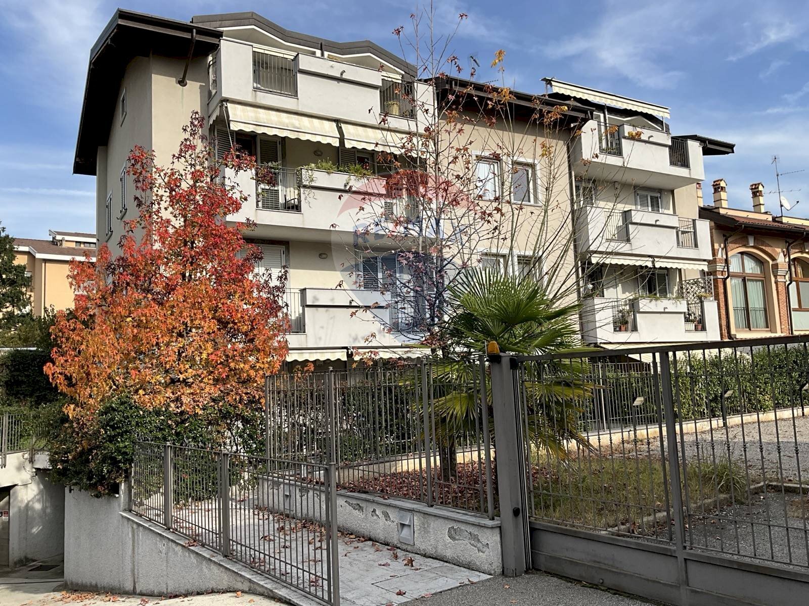 Edificio all\'aperto - Trilocale Via Sant'Anna
 
26, Arese - foto 1