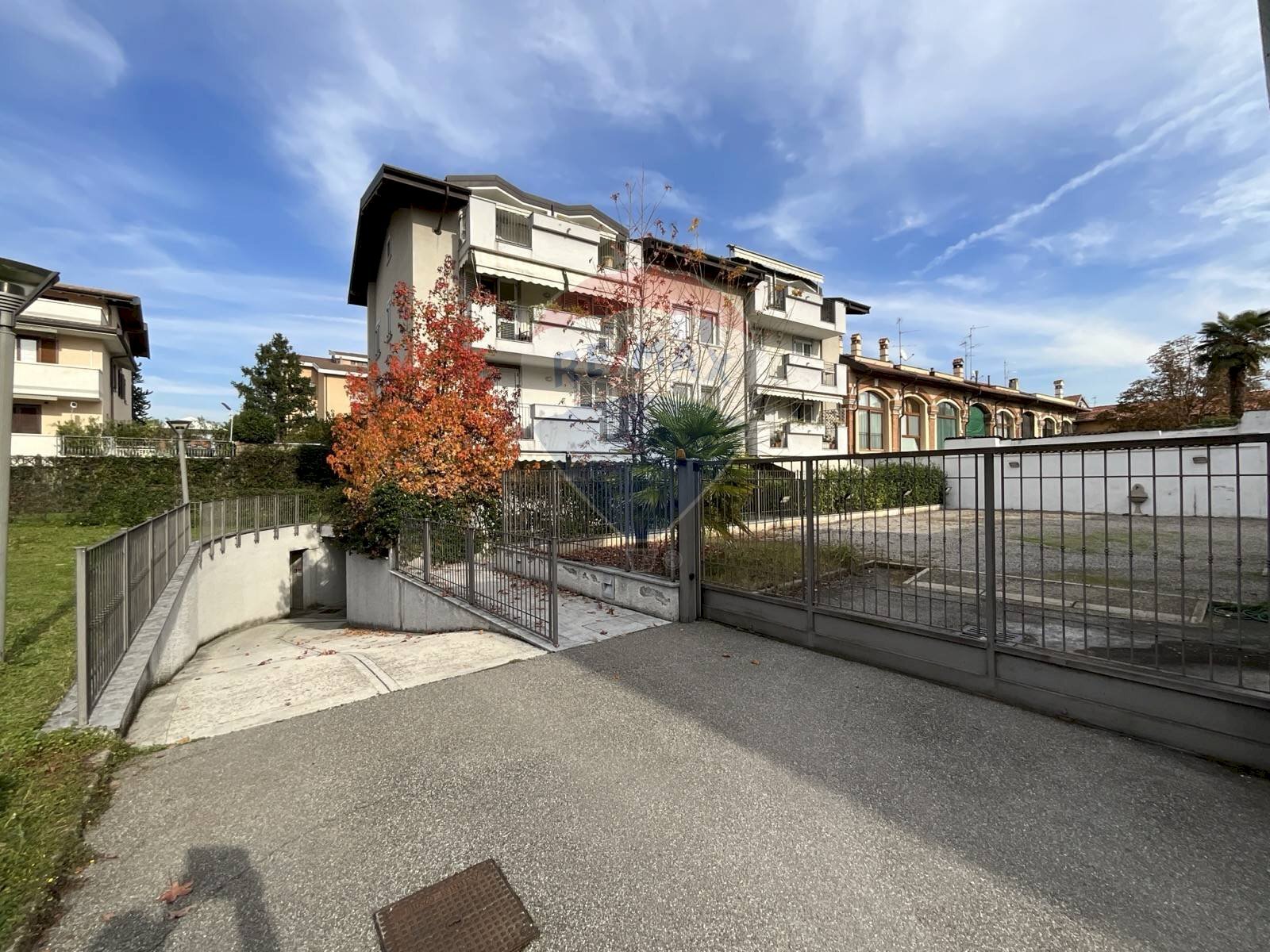 Edificio all\'aperto - Trilocale Via Sant'Anna
 
26, Arese - foto 2