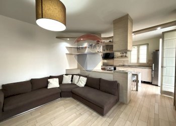 Sala da pranzo - Trilocale Via Sant'Anna
 
26, Arese - foto 4