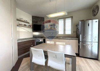 Cucina - Trilocale Via Sant'Anna
 
26, Arese - foto 8