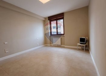 Stanza vuota - Quadrilocale Via Antonio Gramsci
 
107, Foggia - foto 3