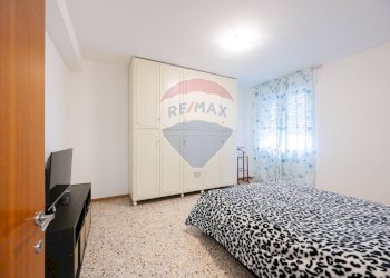 Camera / camera da letto - Quadrilocale Via Nello Catellani
 
3, Guastalla - foto 16