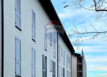 Edificio all\'aperto - Trilocale Via delle Grazie
 
21, Albuzzano - foto 3