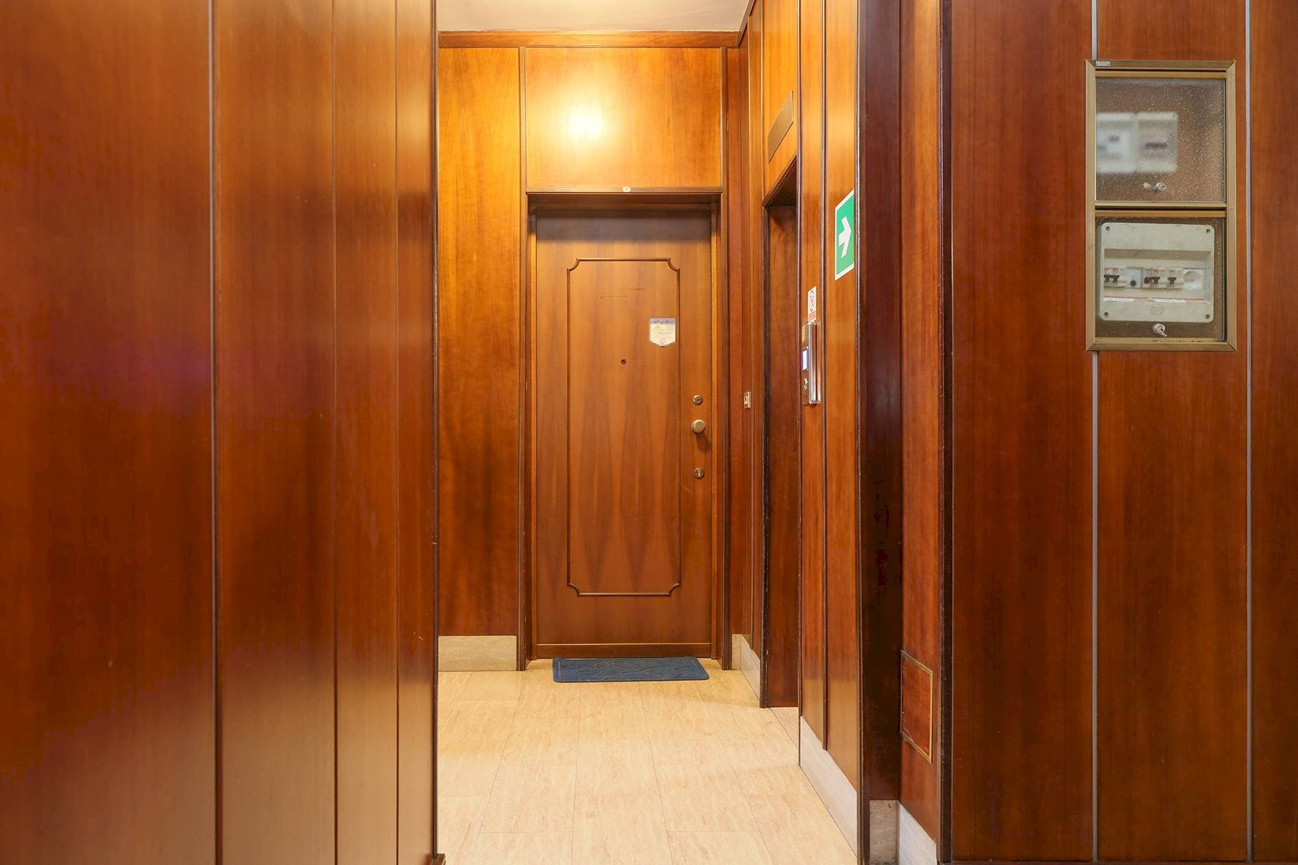 Vano scale - Three-room apartment VIA SEVERINO CASANA
 
30, Torino - photo 3