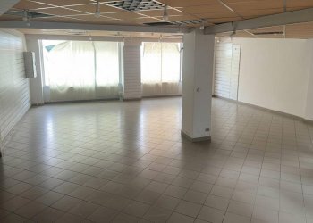 Foto 2 - Negozio Via Po
5, Chivasso - foto 2