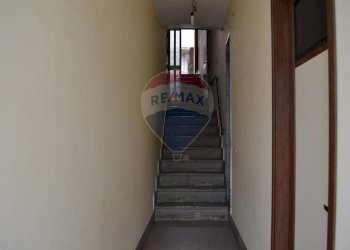 Scale - Appartamento Piazzaa Roma
 
4, Paupisi - foto 2