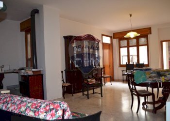 Sala da pranzo - Appartamento Piazzaa Roma
 
4, Paupisi - foto 19