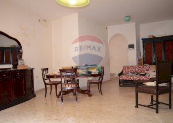 Sala da pranzo - Appartamento Piazzaa Roma
 
4, Paupisi - foto 20