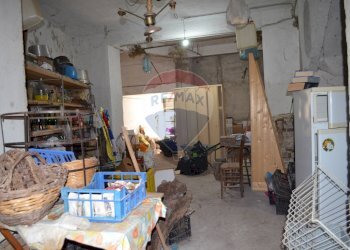 Dispensa di stoccaggio - Appartamento Piazzaa Roma
 
4, Paupisi - foto 41