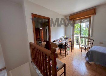 Sala da pranzo - Appartamento Piazzaa Roma
 
4, Paupisi - foto 13
