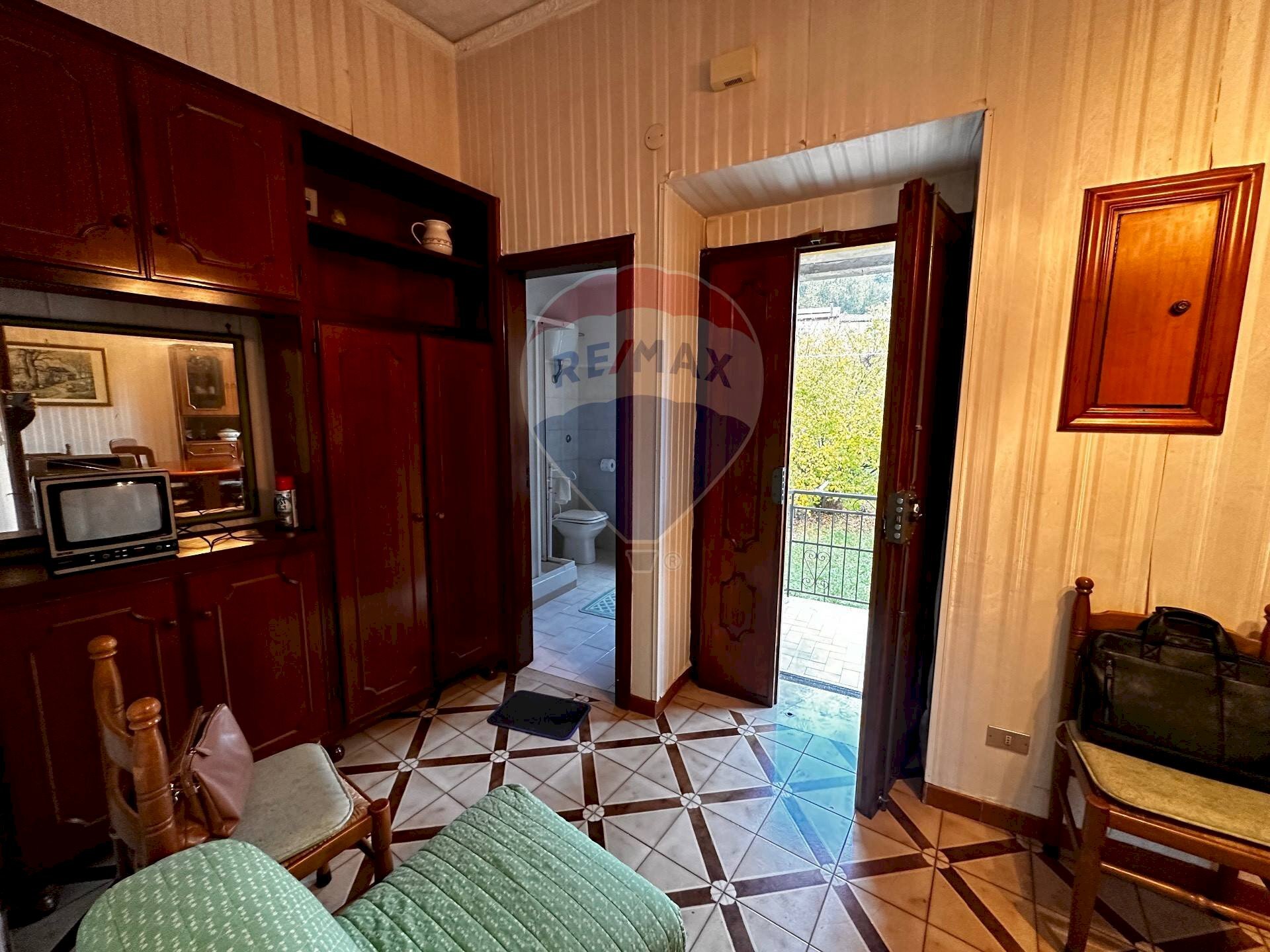 Soggiorno - Two-room apartment rione Taverna
 
7, Tufo - photo 3