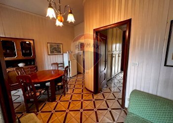 Sala da pranzo - Two-room apartment rione Taverna
 
7, Tufo - photo 6