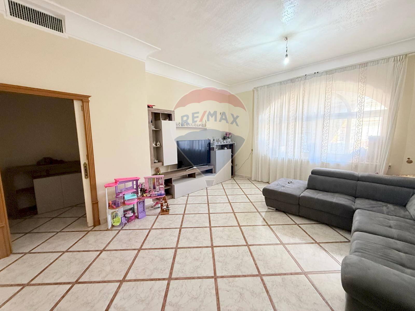 Soggiorno - Four-room apartment Via Galileo Galilei
 
76, Sant'Antimo - photo 2