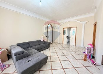 Soggiorno - Four-room apartment Via Galileo Galilei
 
76, Sant'Antimo - photo 1