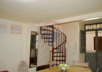 Sala da pranzo - Bilocale Via Falconieri
 
16, Napoli - foto 14