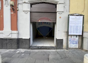 Edificio all\'aperto - Negozio Viale Margherita
 
32, Napoli - foto 1