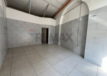 Stanza vuota - Negozio Viale Margherita
32, Napoli - foto 10