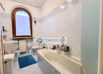 bagno - Quadrilocale Viale Roma
 
114, Massa - foto 6