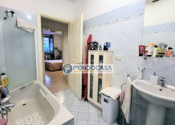 bagno - Quadrilocale Viale Roma
 
114, Massa - foto 7