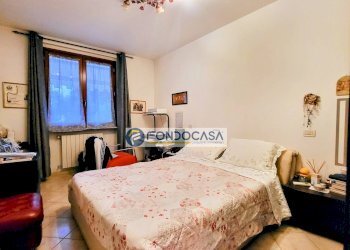 camera matrimoniale - Quadrilocale Viale Roma
 
114, Massa - foto 10